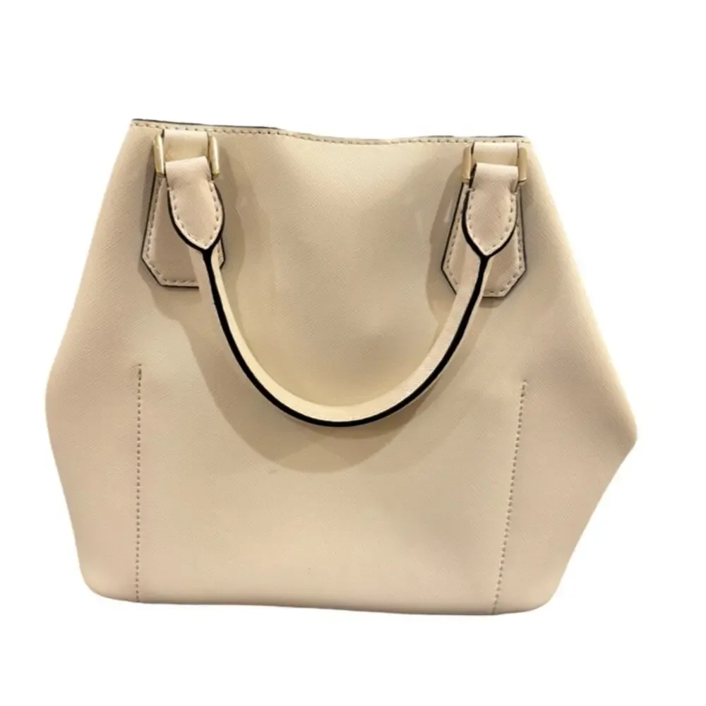 Michael Kors Off White Leather Greenwich Tote